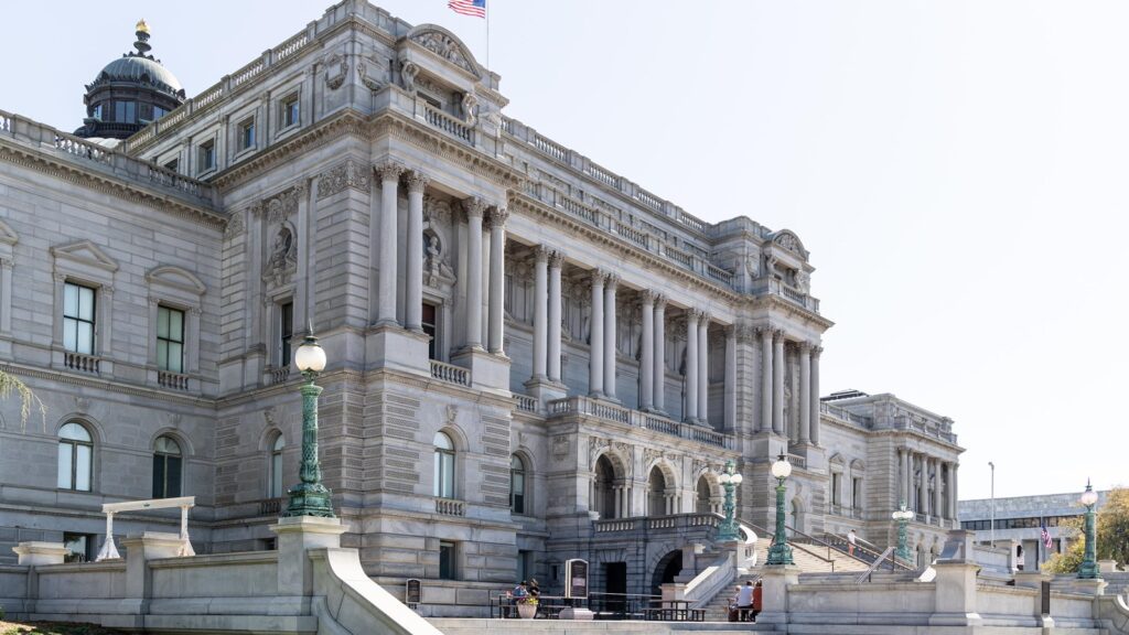 A maior biblioteca do mundo é a Biblioteca do Congresso, localizada em Washington D.C., Estados Unidos. - Fonte: National Park Service A maior biblioteca do mundo é a Biblioteca do Congresso, localizada em Washington D.C., Estados Unidos. - Fonte: National Park Service