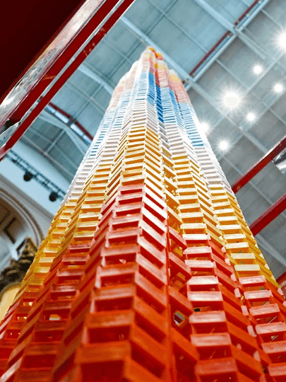 A maior torre de dominós já feita