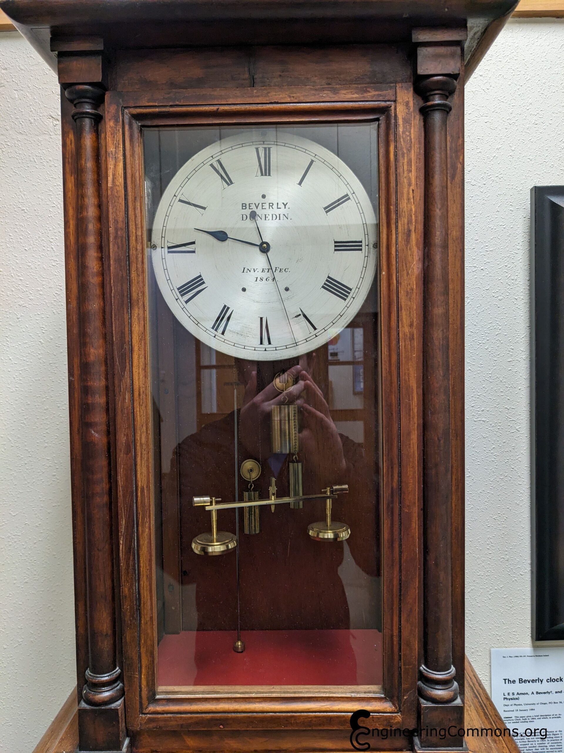 Beverly Clock: O relógio que funciona há 120 anos sem parar