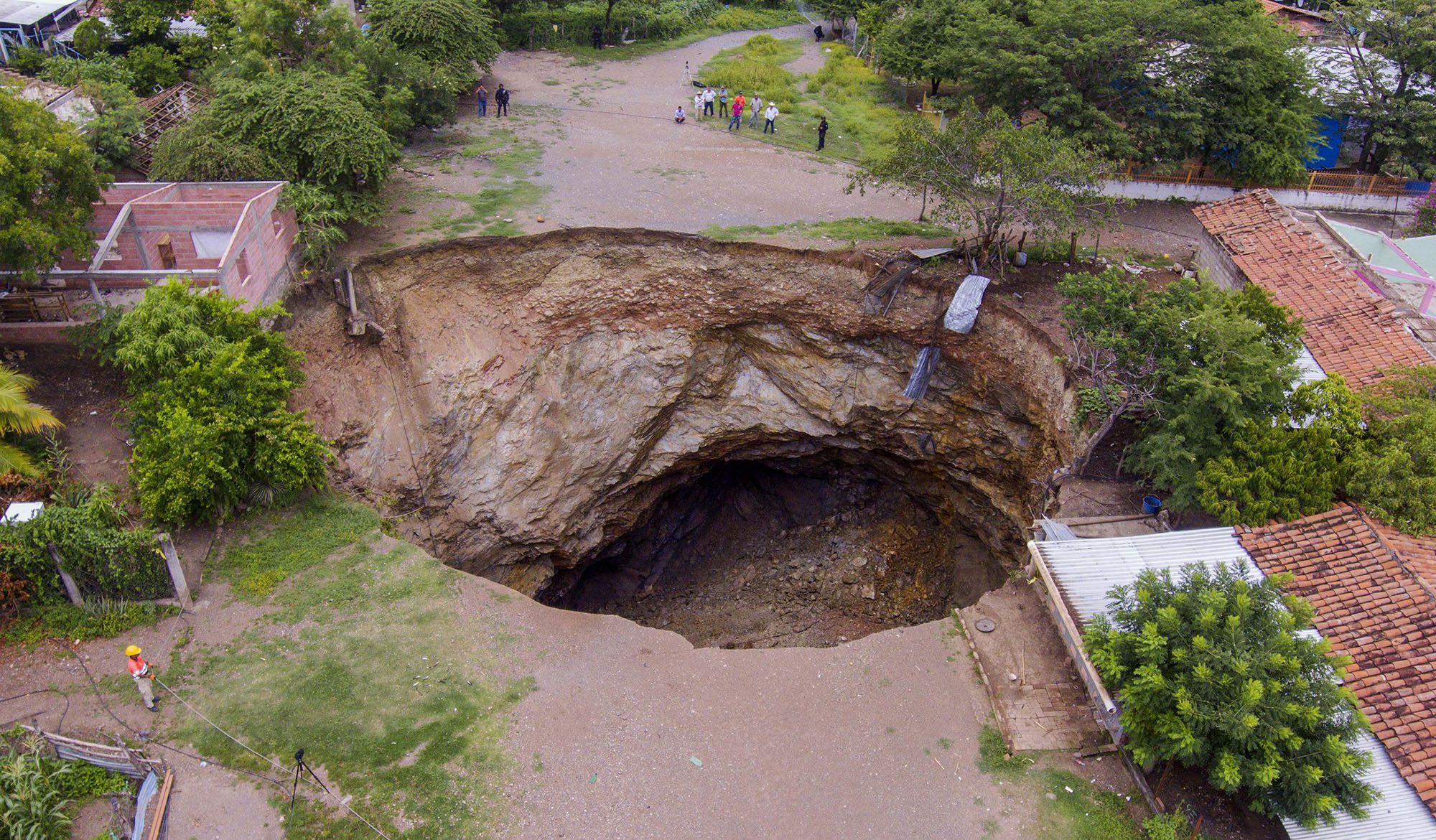 Mistério dos Sinkholes – os buracos gigantes