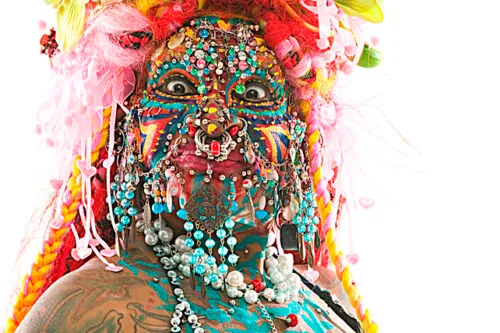 Elaine Davidson: mais de 15 mil piercings e um recorde fora do comum