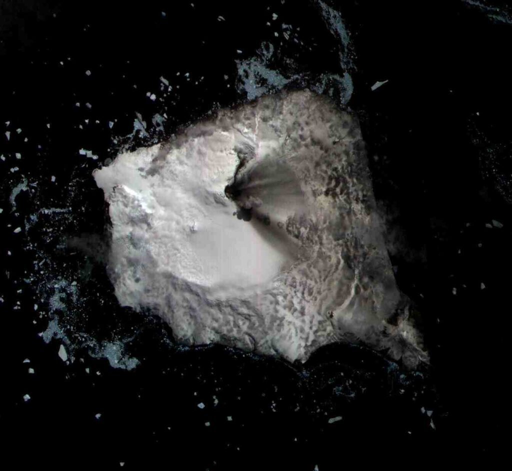 Ongoing-Eruption-of-Mount-Belinda Vulcões subaquáticos