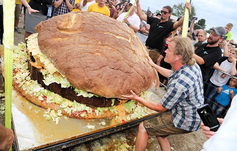 O maior hambúrguer já feito do mundo