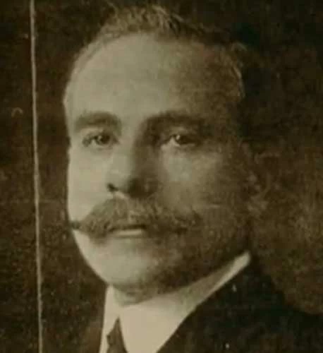 Alfredo Salafia Alfredo Salafia responsável pela mumificação de Rosalia Lombardo