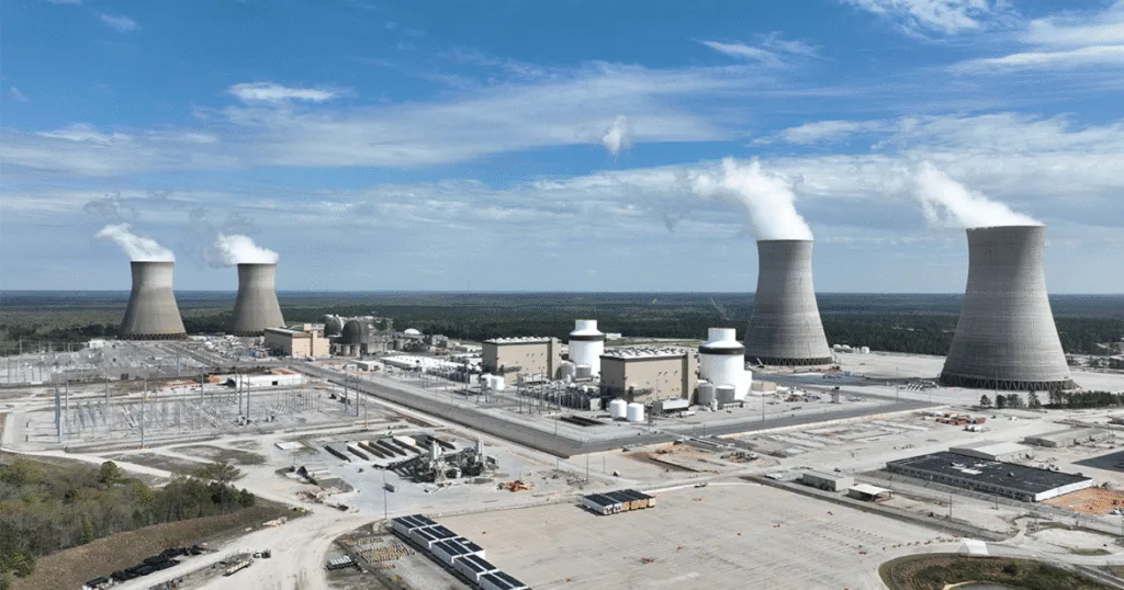Usina nuclear em funcionamento