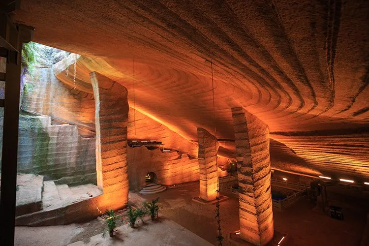 Conheça as misteriosas cavernas de Longyou